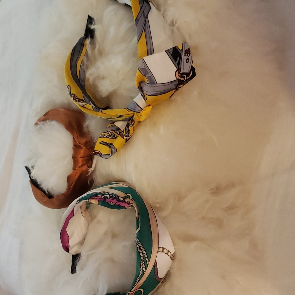 💕💕💕 5 for $20 Hair bands with knot and bow